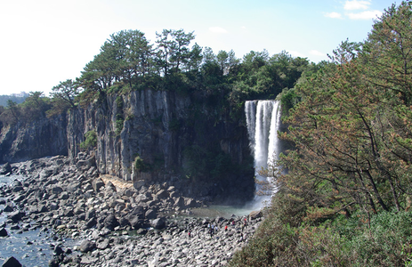 오피라이브 핫플레이스 제주정방폭포